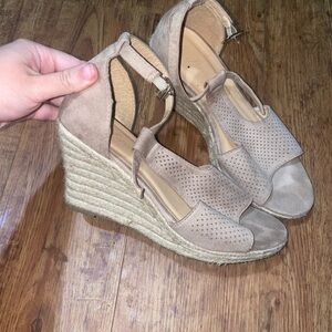 Women's Tan Wedge Sandals